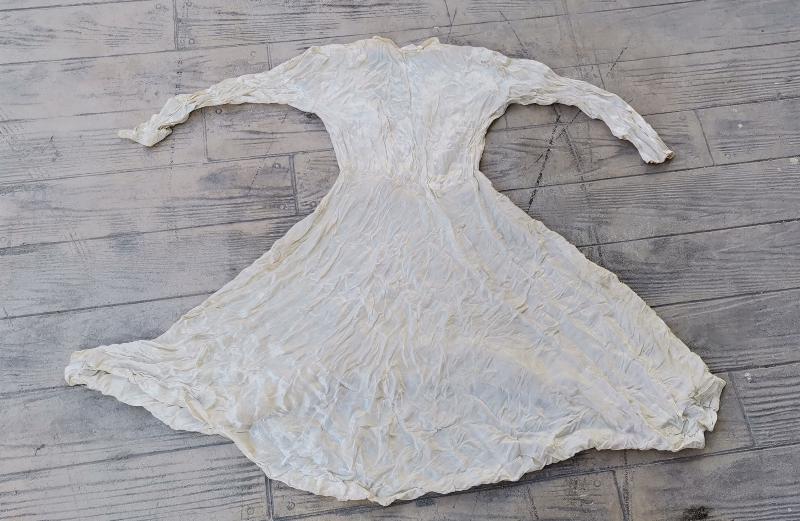 OSMANLI DÖNEMİ KADIN ELBİSESİ 