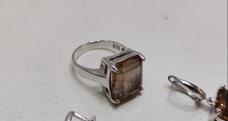 ZULTANİT TAŞLI GÜMÜŞ TAKI SETİ