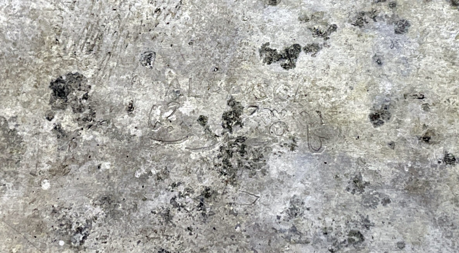 İÇİ OSMANLICA YAZILI KALEM İŞÇİLİKLİ OSMANLI DÖNEMİ TÜTÜN TABAKASI