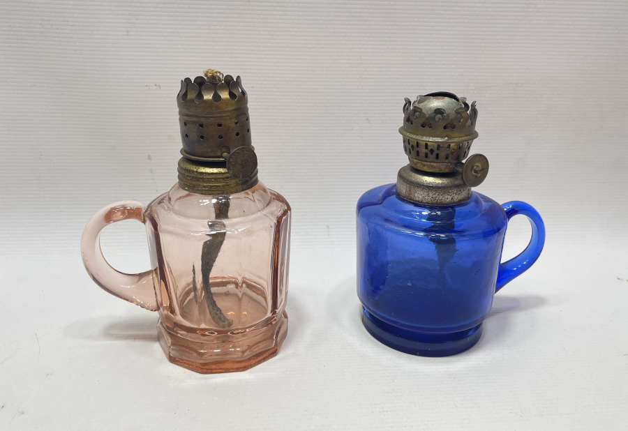 NADİR FORMDA 2 ADET ANTİKA TUTMAÇLI GAZ LAMBASI