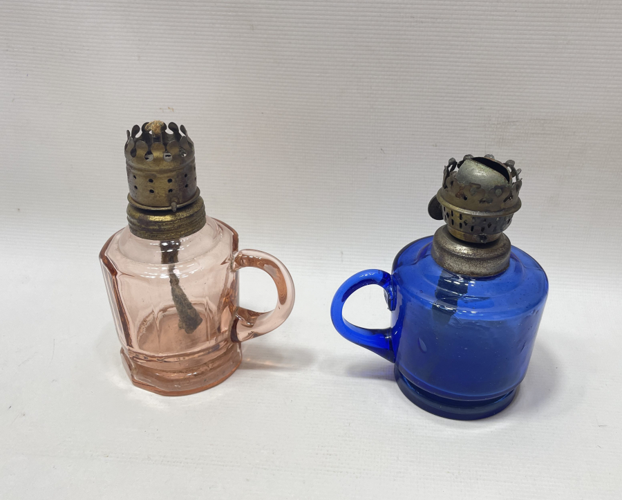 NADİR FORMDA 2 ADET ANTİKA TUTMAÇLI GAZ LAMBASI