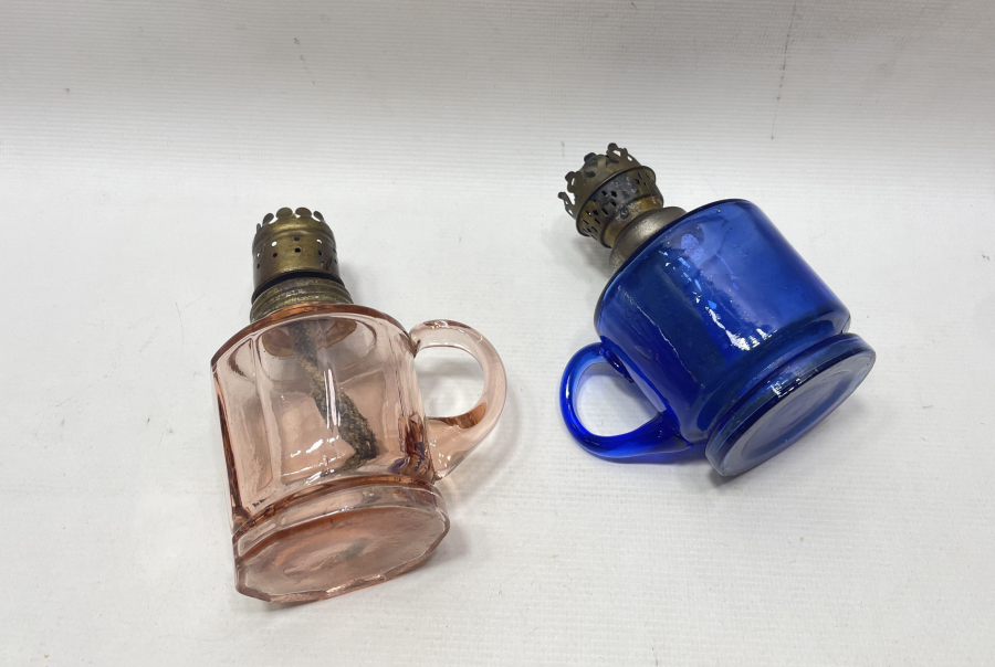 NADİR FORMDA 2 ADET ANTİKA TUTMAÇLI GAZ LAMBASI