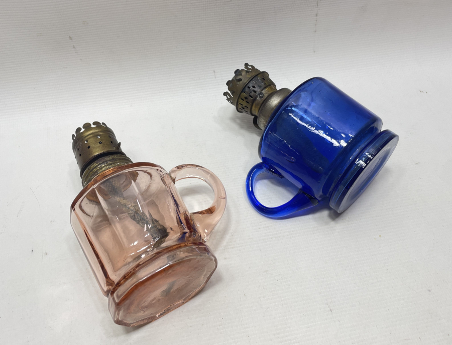 NADİR FORMDA 2 ADET ANTİKA TUTMAÇLI GAZ LAMBASI