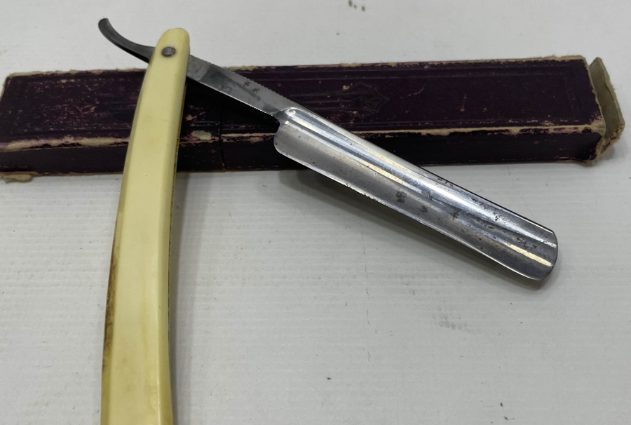 ORJİNAL KUTUSUNDA ANTİKA MORS DİŞİ BERBER USTURASI