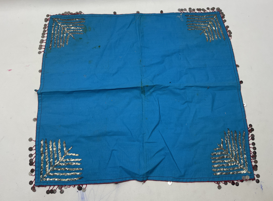 OSMANLI DÖNEMİ GÜMÜŞ SIRMA İŞÇİLİKLİ DAMAT MENDİLİ