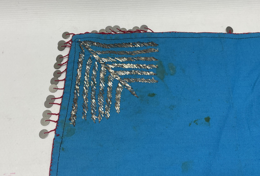 OSMANLI DÖNEMİ GÜMÜŞ SIRMA İŞÇİLİKLİ DAMAT MENDİLİ