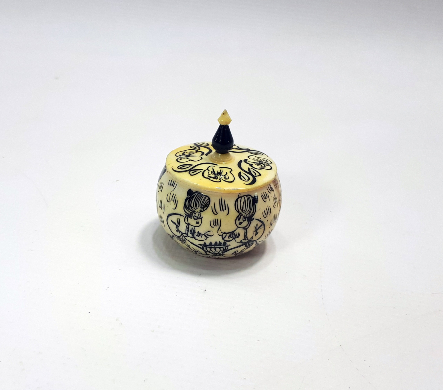 ÜZERİ MİNYATÜRLÜ ÖZEL YAPIM KAPAKLI ANTİKA KEMİK HOKKA