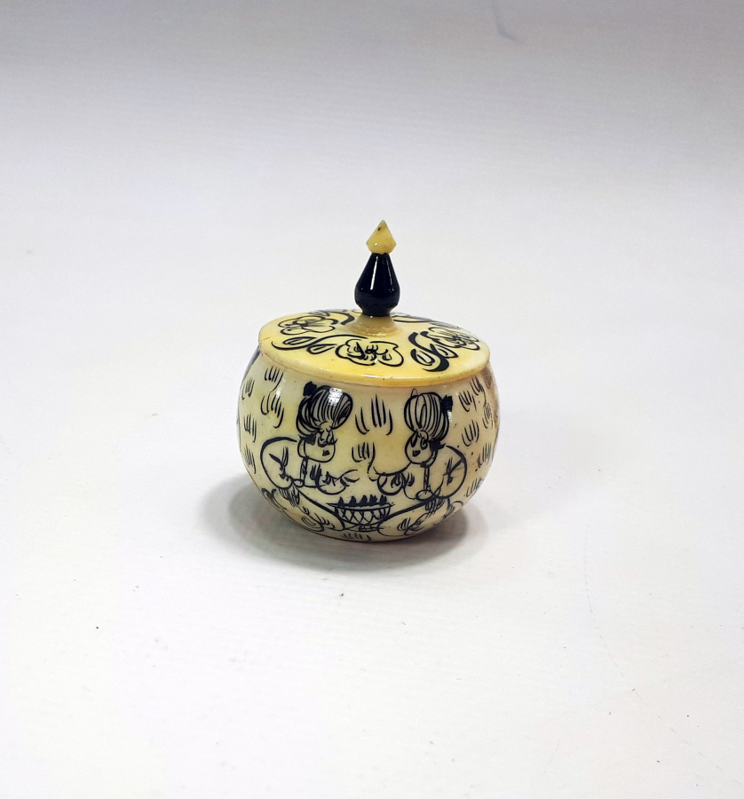 ÜZERİ MİNYATÜRLÜ ÖZEL YAPIM KAPAKLI ANTİKA KEMİK HOKKA