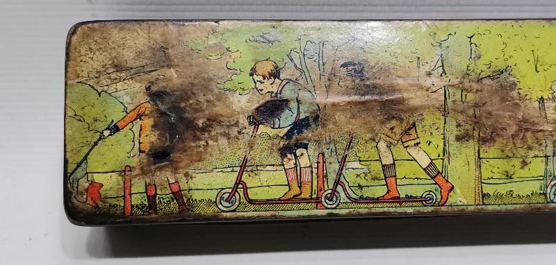 1900'LERDEN SCOOTER SÜREN ÇOCUKLAR RESİMLİ PAPIER MACHE KALEM KUTUSU