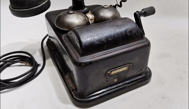 ANTİKA ÇEVİRMELİ TELEFON