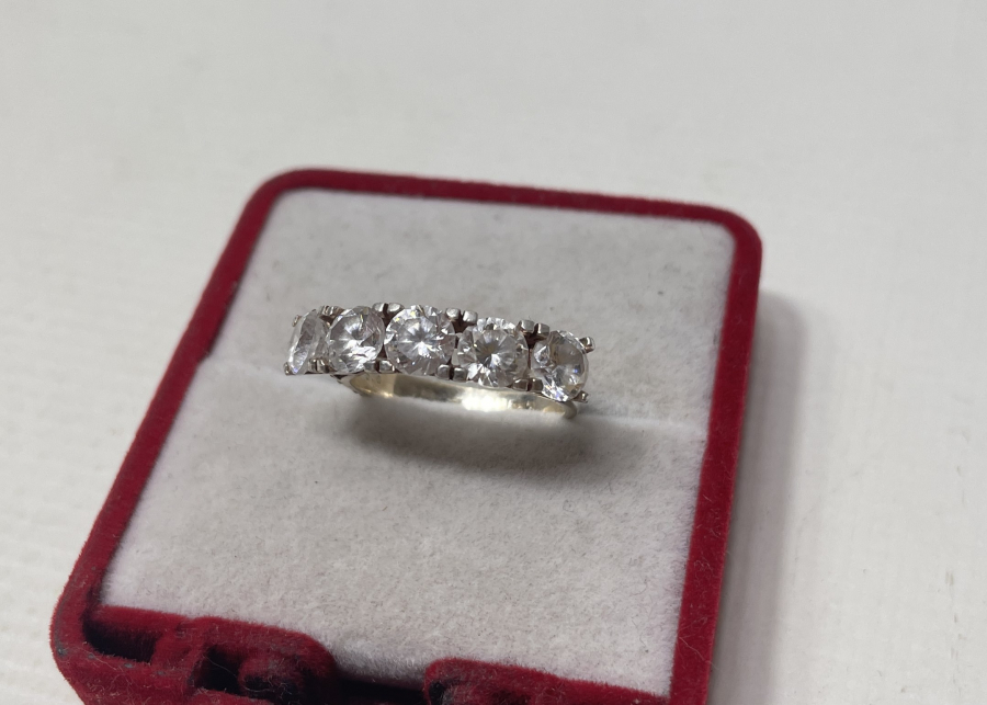 BÜYÜK MARGAZİT TAŞLARLA SÜSLÜ 5 TAŞ YÜZÜK