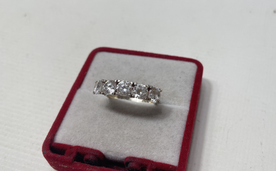 BÜYÜK MARGAZİT TAŞLARLA SÜSLÜ 5 TAŞ YÜZÜK