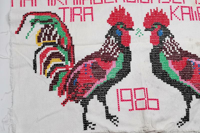 HOROZ RESİMLERİYLE SÜSLÜ ÖZLÜ SÖZ YAZILI KANAVİÇE DUVAR PANOSU