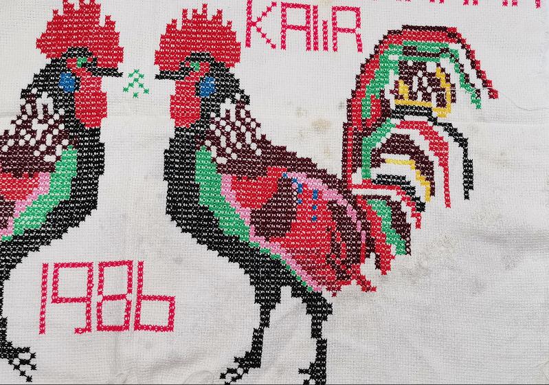 HOROZ RESİMLERİYLE SÜSLÜ ÖZLÜ SÖZ YAZILI KANAVİÇE DUVAR PANOSU