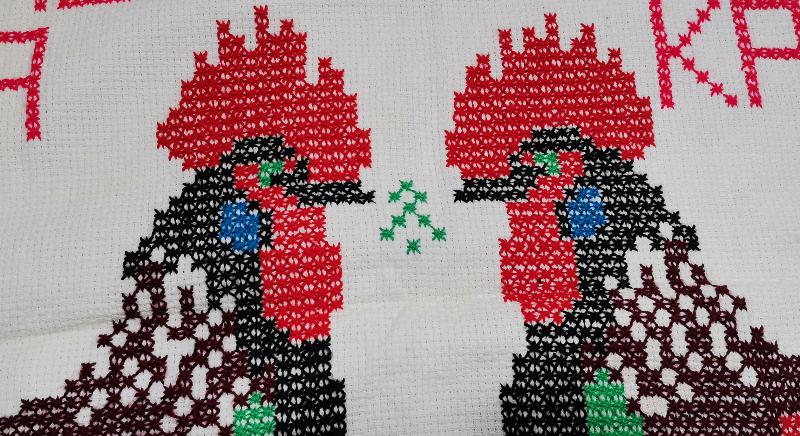 HOROZ RESİMLERİYLE SÜSLÜ ÖZLÜ SÖZ YAZILI KANAVİÇE DUVAR PANOSU