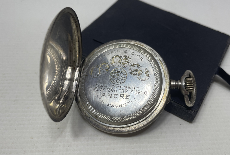 MOERİS MARKA ALTIN DAMLA İŞLEMELİ DOLAPLI MODEL KURMALI CEP SAATİ