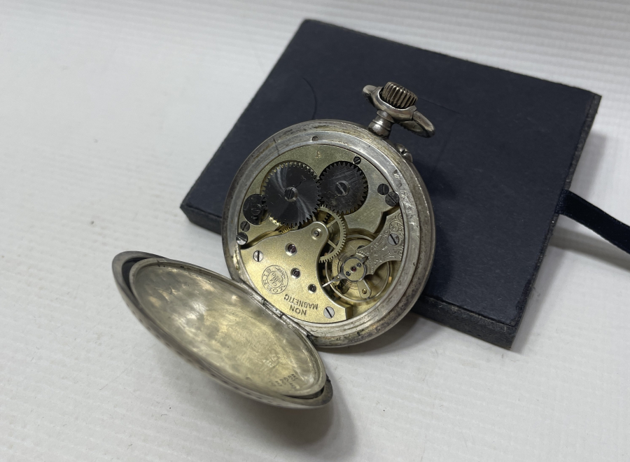 MOERİS MARKA ALTIN DAMLA İŞLEMELİ DOLAPLI MODEL KURMALI CEP SAATİ