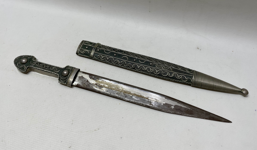 ÜZERİ GÜVERSELİ ANTİKA ÇERKES KAMASI