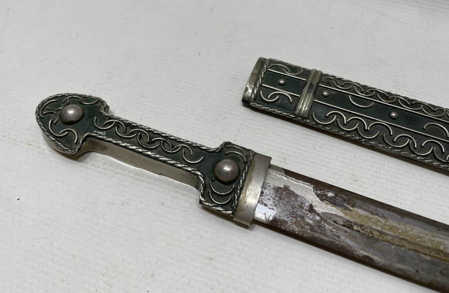 ÜZERİ GÜVERSELİ ANTİKA ÇERKES KAMASI