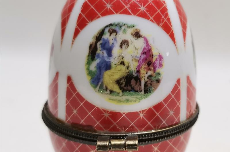 YUMURTA FORMLU WJ MARKA ANTİKA MÜCEVHER KUTUSU 