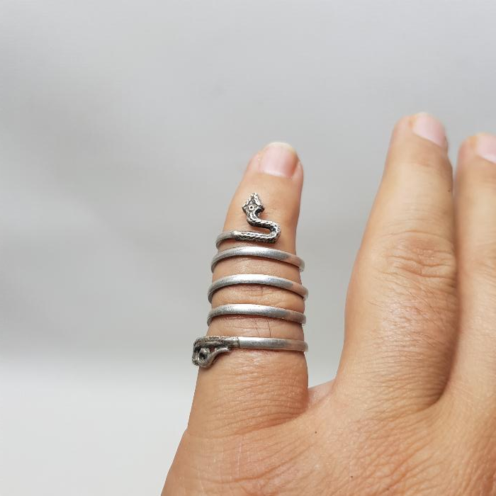 YILAN FORMLU GÜMÜŞ YÜZÜK