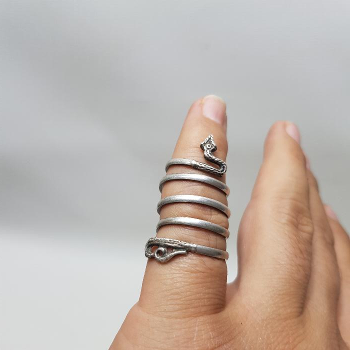 YILAN FORMLU GÜMÜŞ YÜZÜK