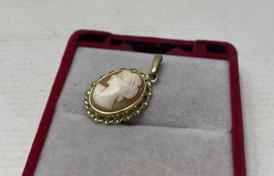 ALTIN KAPLAMA ANTİKA KAMEO KOLYE