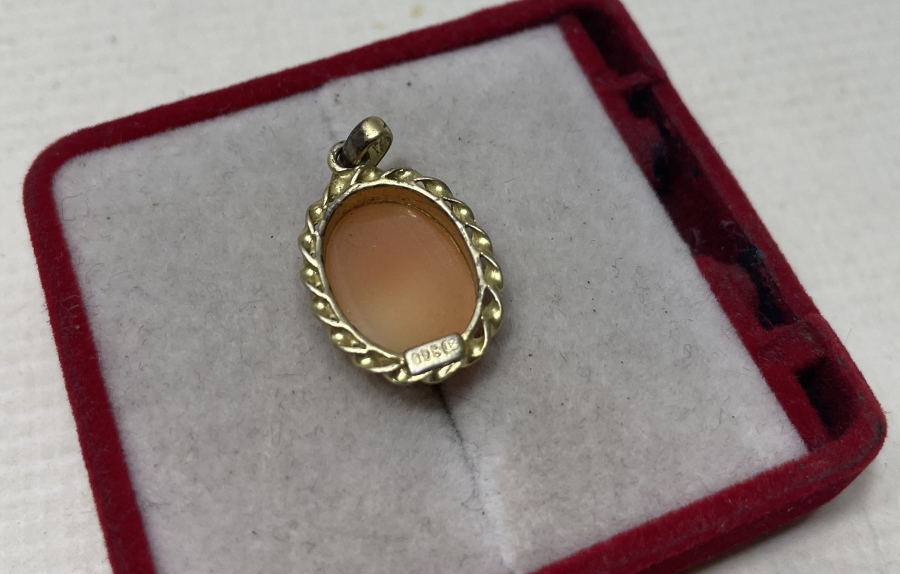 ALTIN KAPLAMA ANTİKA KAMEO KOLYE