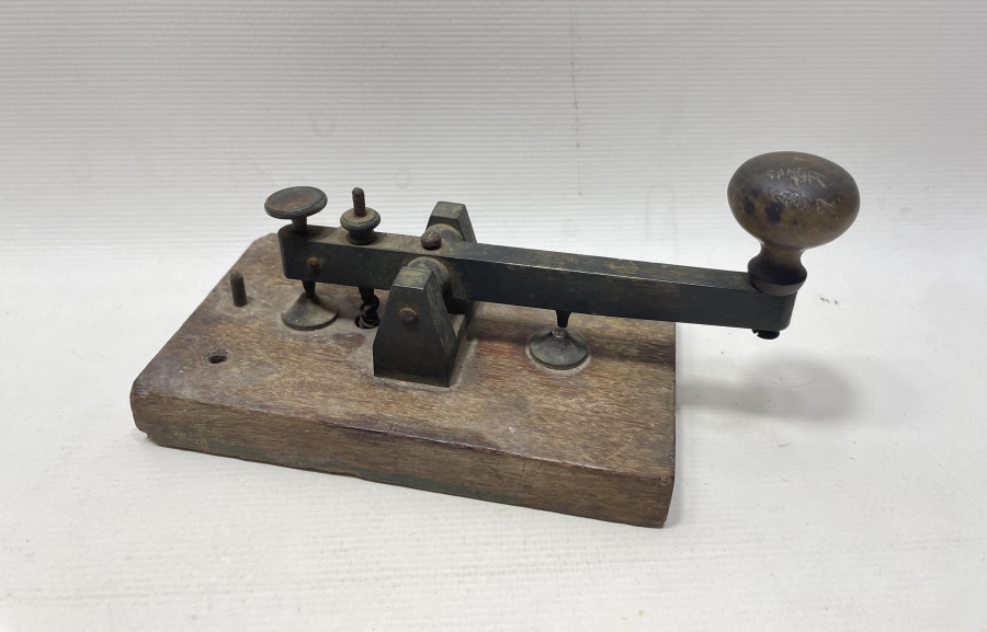 ARKASI OSMANLICA YAZILI OSMANLI DÖNEMİ NADİR TELGRAF MAKİNESİ