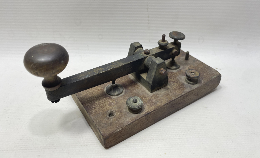 ARKASI OSMANLICA YAZILI OSMANLI DÖNEMİ NADİR TELGRAF MAKİNESİ