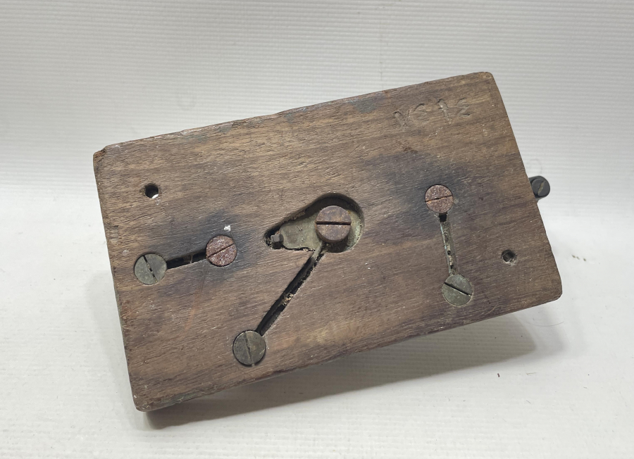 ARKASI OSMANLICA YAZILI OSMANLI DÖNEMİ NADİR TELGRAF MAKİNESİ