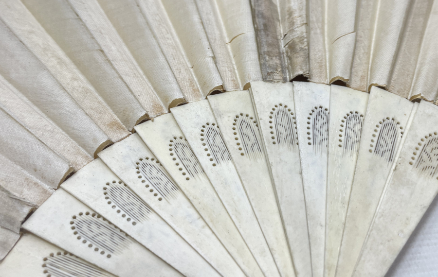 OSMANLI DÖNEMİ EL BOYAMA VE TESTERE İŞÇİLİKLİ YELPAZE