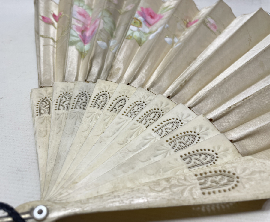 OSMANLI DÖNEMİ EL BOYAMA VE TESTERE İŞÇİLİKLİ YELPAZE