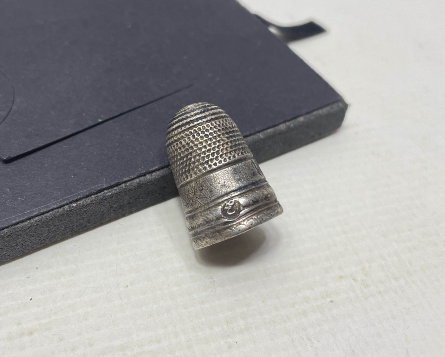 OSMANLI DÖNEMİ TUĞRALI GÜMÜŞ VE ERMENİCE YAZILI ÇOK NADİR TERZİ YÜKSÜĞÜ