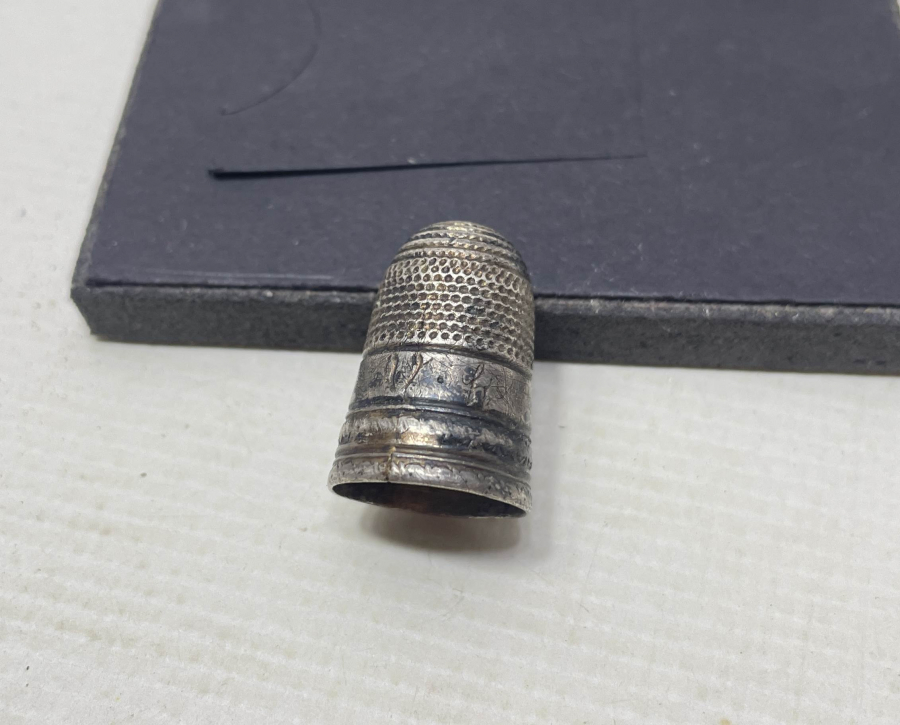 OSMANLI DÖNEMİ TUĞRALI GÜMÜŞ VE ERMENİCE YAZILI ÇOK NADİR TERZİ YÜKSÜĞÜ