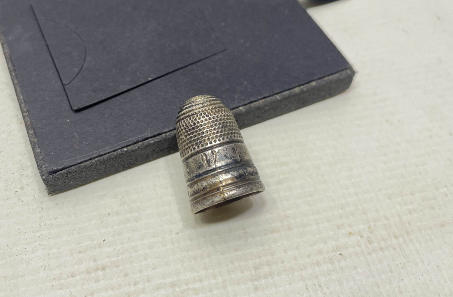 OSMANLI DÖNEMİ TUĞRALI GÜMÜŞ VE ERMENİCE YAZILI ÇOK NADİR TERZİ YÜKSÜĞÜ