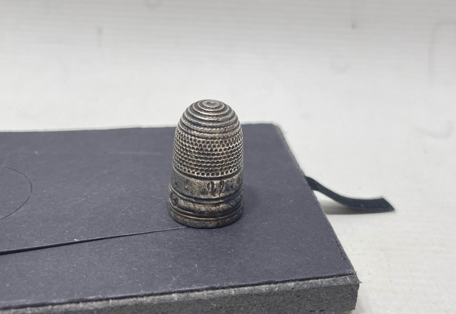 OSMANLI DÖNEMİ TUĞRALI GÜMÜŞ VE ERMENİCE YAZILI ÇOK NADİR TERZİ YÜKSÜĞÜ