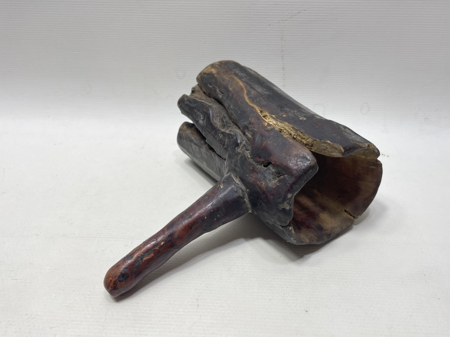 OSMANLI DÖNEMİ YEKPARE AHŞAPTAN EL OYMA NADİR KAHVE DİBEĞİ