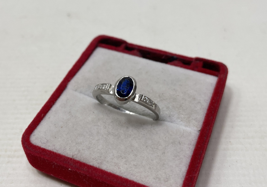 SAFİR VE PIRLANTA TAŞLI ANTİKA YÜZÜK