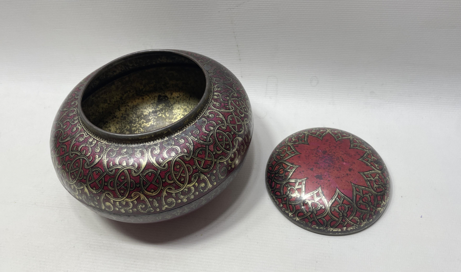 ÜZERİNDE BEKTAŞİ YILDIZI BULUNAN TESLİM TAŞI FORMUNDA ÇOK NADİR HURMA KUTUSU