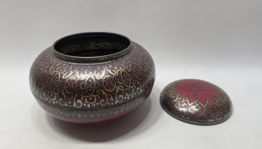 ÜZERİNDE BEKTAŞİ YILDIZI BULUNAN TESLİM TAŞI FORMUNDA ÇOK NADİR HURMA KUTUSU