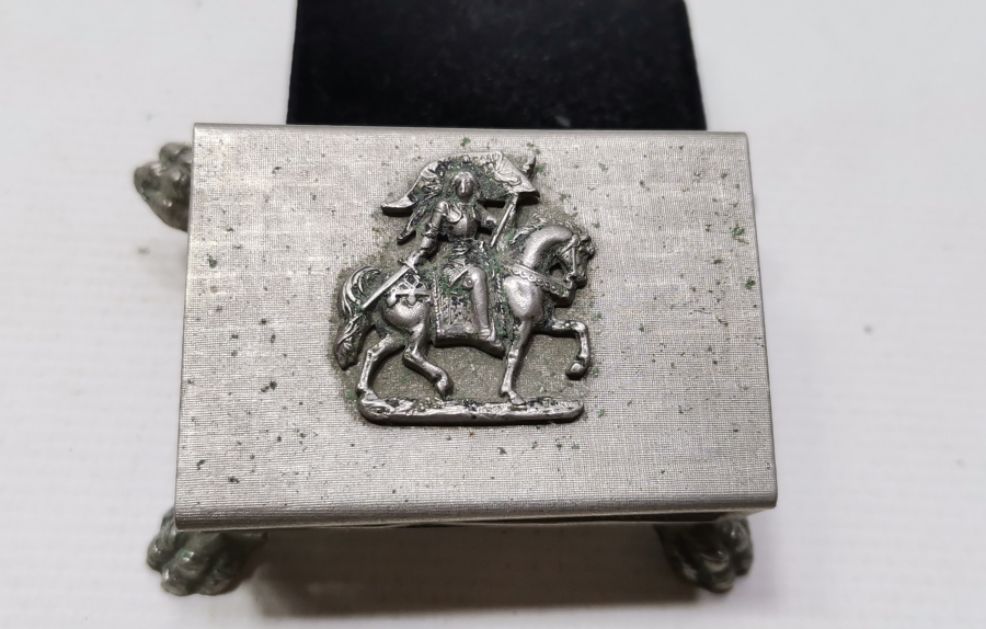 ASLAN AYAKLI ANTİKA KİBRİTLİK