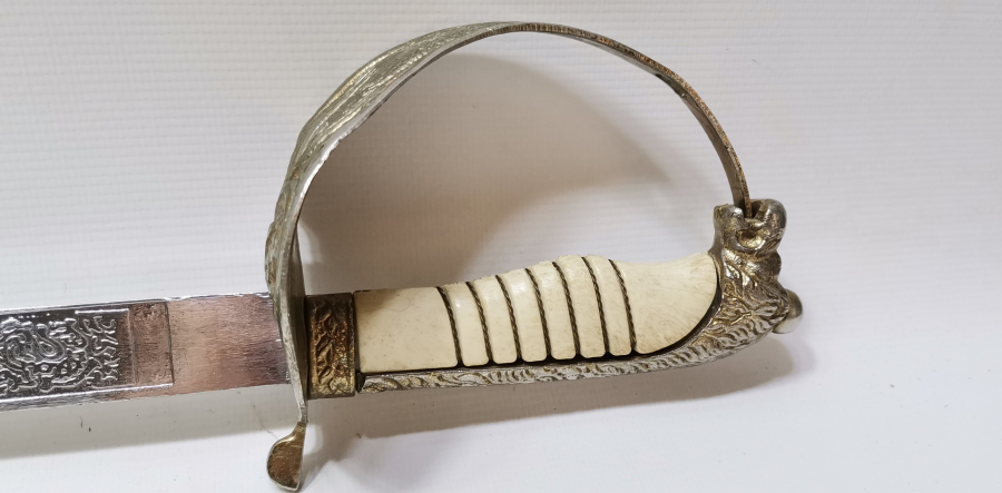 ASLAN BAŞLI DENİZCİ PAŞA KILICI