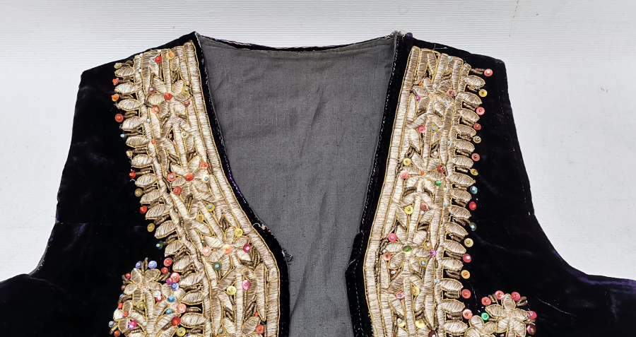 GÜMÜŞ SIRMA İŞÇİLİKLİ ANTİKA YELEK