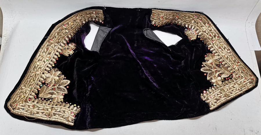 GÜMÜŞ SIRMA İŞÇİLİKLİ ANTİKA YELEK