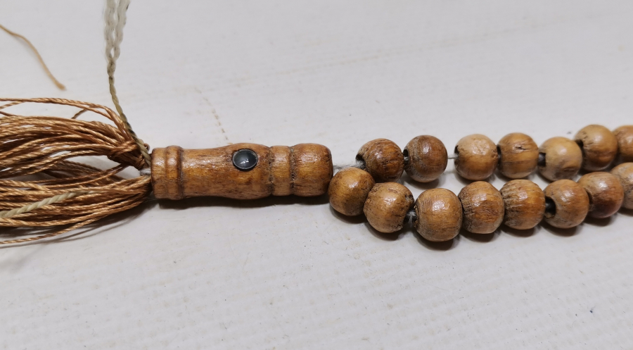 İÇİNDE KABE-İ ŞERİF GÖRSELİ BULUNAN MİKRO RESİMLİ ANTİKA NAMAZ TESPİHİ