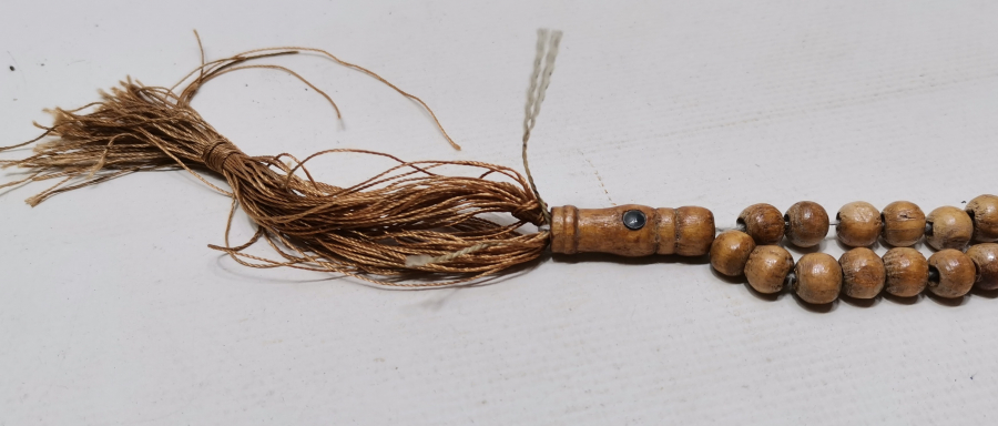 İÇİNDE KABE-İ ŞERİF GÖRSELİ BULUNAN MİKRO RESİMLİ ANTİKA NAMAZ TESPİHİ