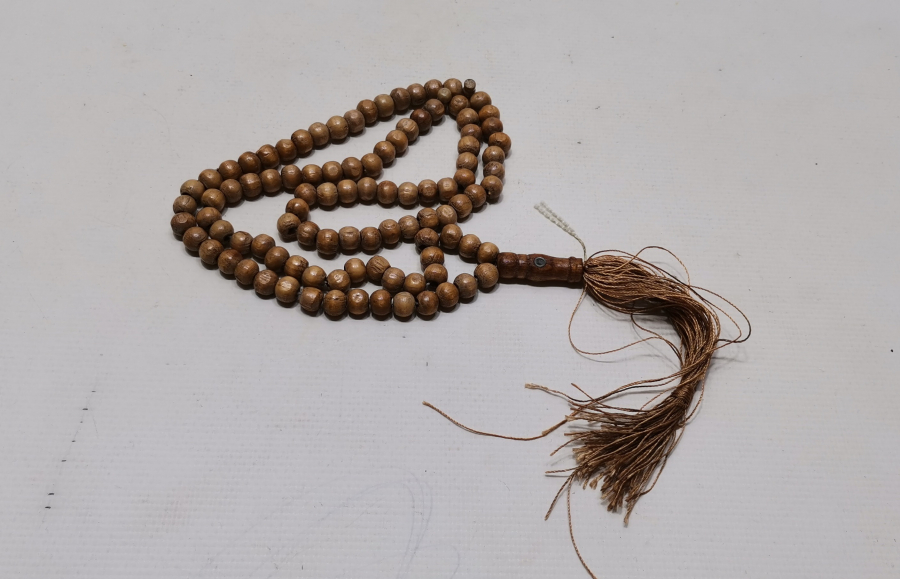 İÇİNDE KABE-İ ŞERİF GÖRSELİ BULUNAN MİKRO RESİMLİ ANTİKA NAMAZ TESPİHİ