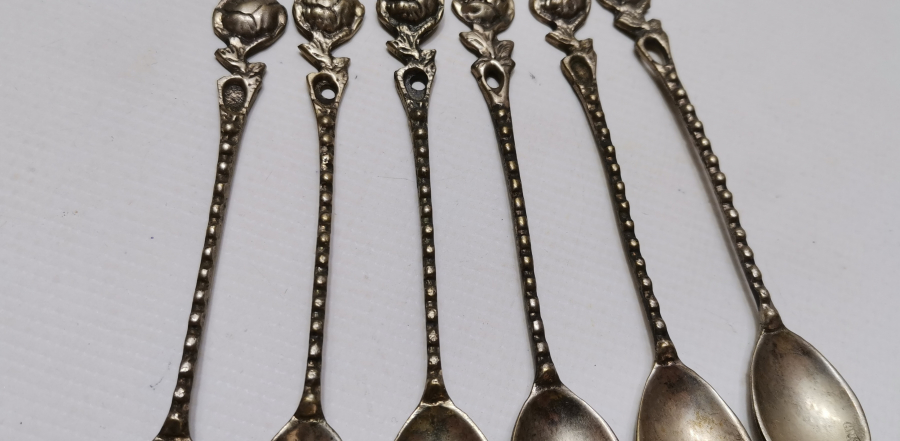 İÇLERİ DAMGALI ANTİKA ÇAY KAŞIĞI TAKIMI