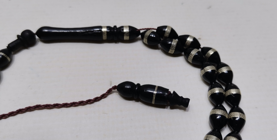 KUKA ÜZERİ GÜMÜŞ SARMA İŞÇİLİKLİ TESPİH